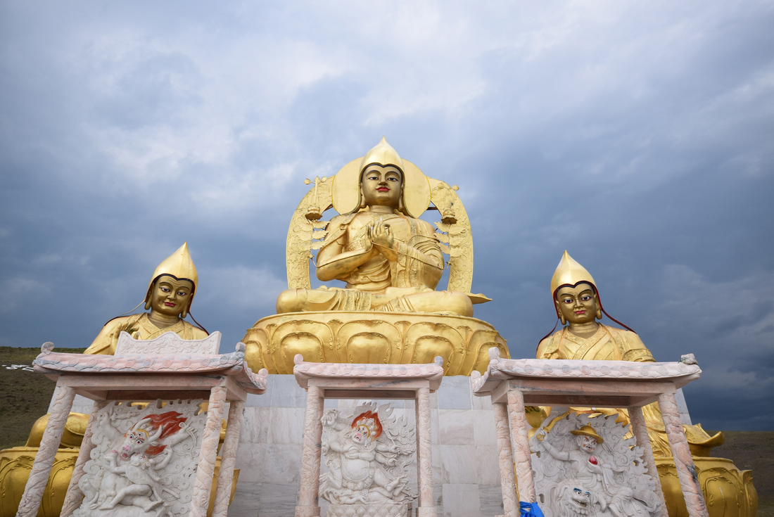 Intrepid Travel mongolia amarbayasgalant monastery statue